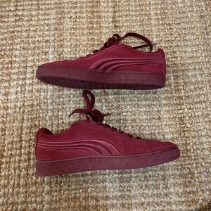 Barely worn suede pumas